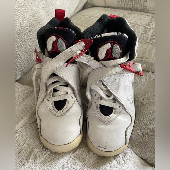 Youth retro Jordans - Picture 2 of 4